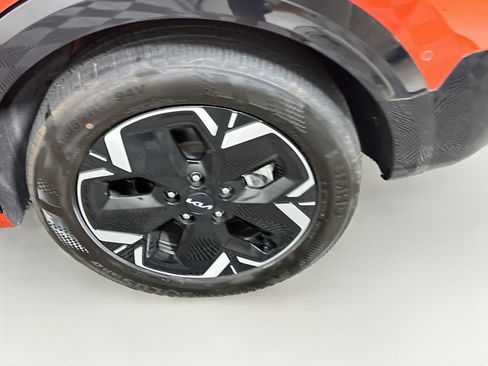 Used 2023 Kia Niro Wave w/ Wave Preserve Package FWD image 11