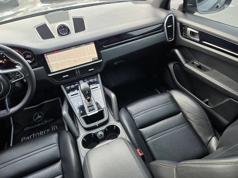 Used 2019 Porsche Cayenne AWD/4WD image 32