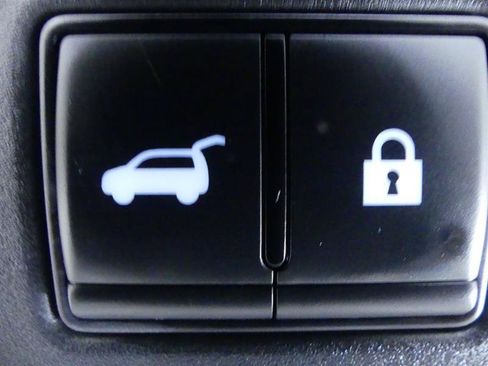 Used 2025 Nissan Pathfinder SL AWD/4WD image 36