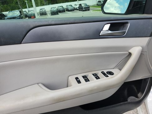 Used 2019 Hyundai Sonata SE FWD image 16