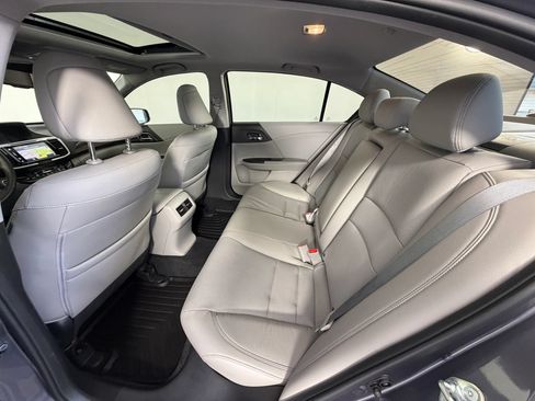 Used 2017 Honda Accord Touring image 24