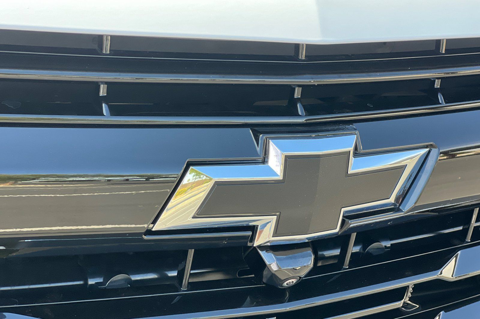Used 2026 Chevrolet Suburban RST RWD image 8