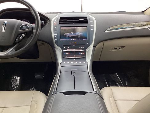 Used 2016 Lincoln MKZ Hybrid image 29