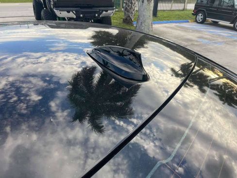 Used 2017 BMW 320i xDrive Sedan image 11