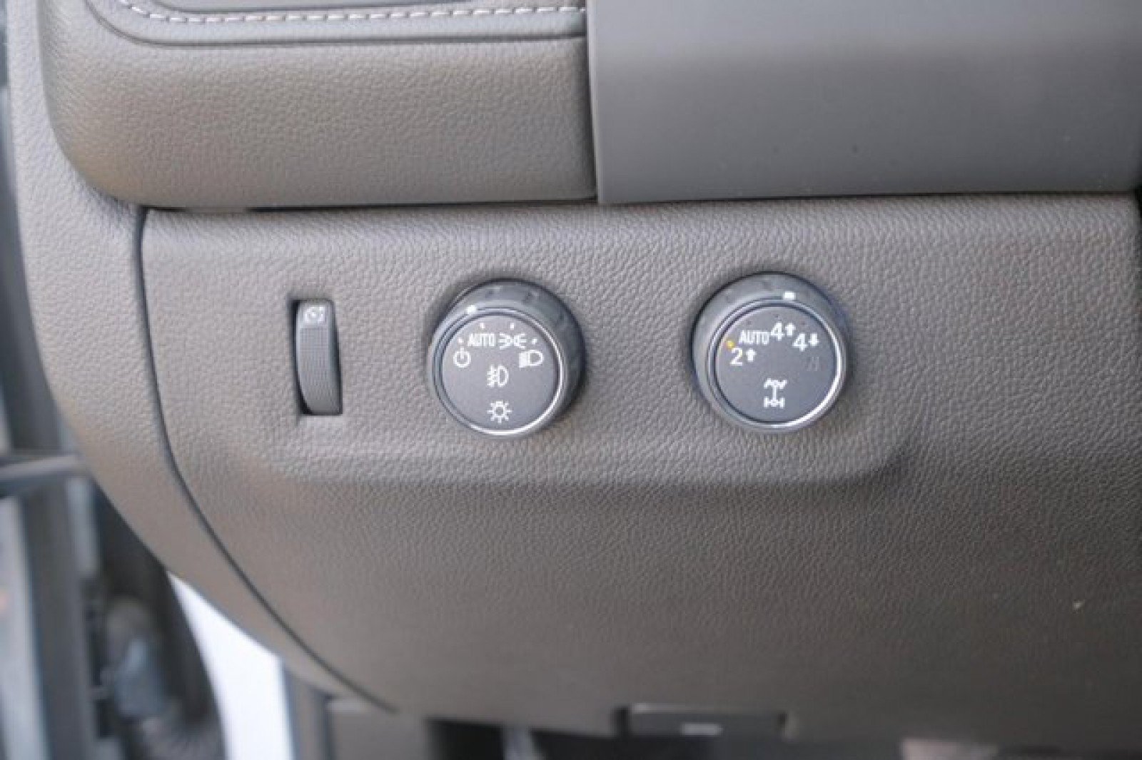 Used 2022 GMC Canyon Elevation w/ Trailering Package AWD/4WD image 25