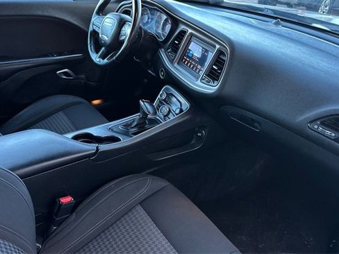 Used 2019 Dodge Challenger SXT image 17