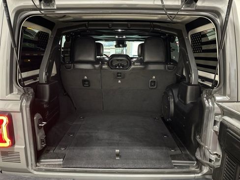 Used 2019 Jeep Wrangler Unlimited Sahara image 36