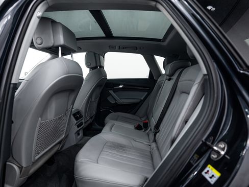 Used 2020 Audi Q5 2.0T Premium w/ Convenience Package image 17