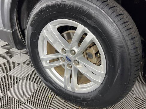 Used 2020 Ford Explorer XLT RWD image 11