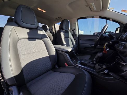 Used 2020 Chevrolet Colorado Z71 w/ Z71 Midnight Edition image 30