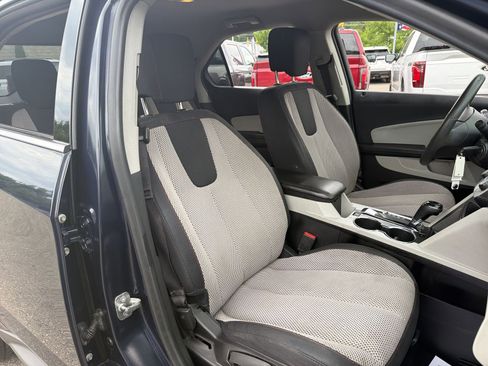 Used 2017 Chevrolet Equinox LT FWD image 24