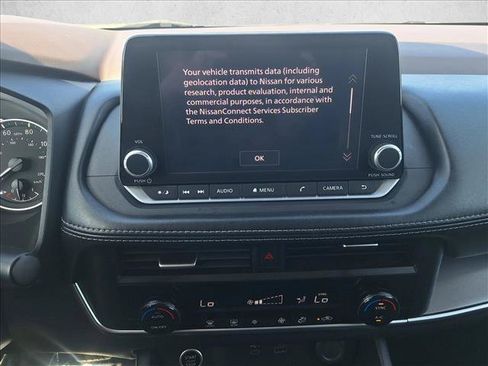 Used 2023 Nissan Rogue SV FWD image 12