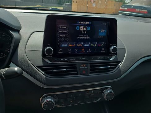 Certified 2025 Nissan Altima 2.5 S FWD image 18