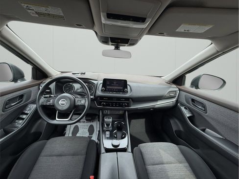 Used 2021 Nissan Rogue S image 2