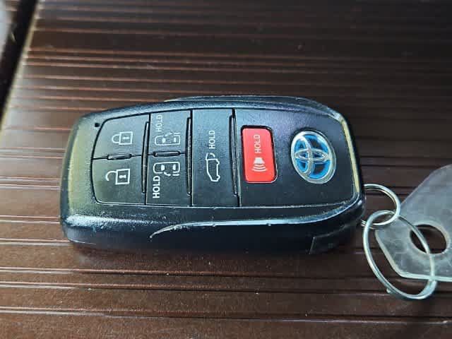 Used 2022 Toyota Sienna XLE FWD image 30