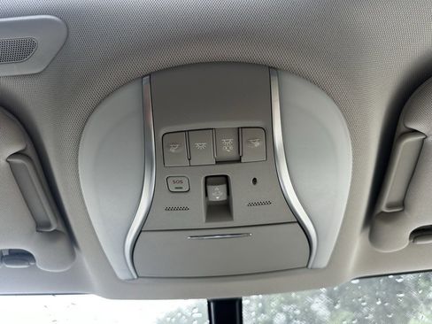 Used 2019 INFINITI QX60 Luxe w/ Essential Package image 16