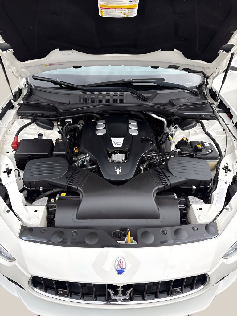 Used 2017 Maserati Ghibli RWD image 23