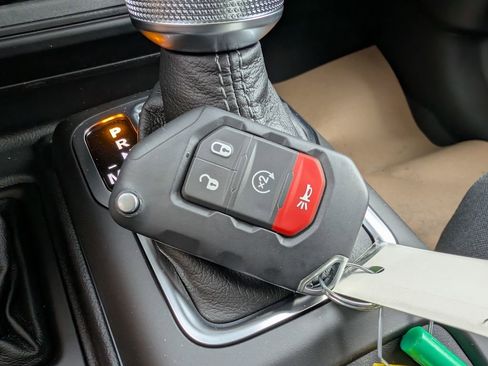 New 2026 Jeep Gladiator Sport image 18