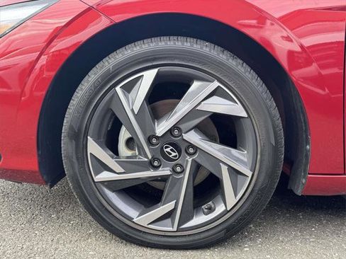 Certified 2025 Hyundai Elantra Limited image 8