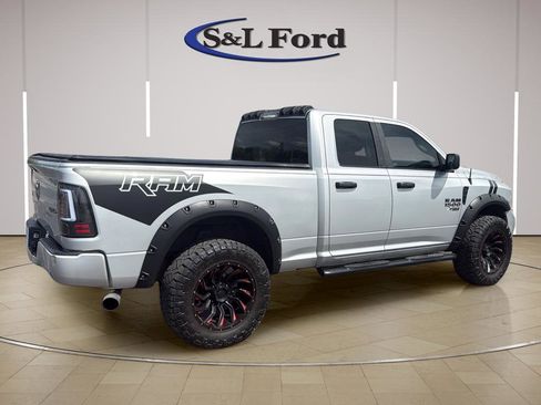 Used 2017 RAM 1500 Express AWD/4WD image 8