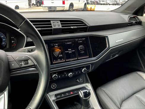 Used 2024 Audi Q3 2.0T Premium image 6