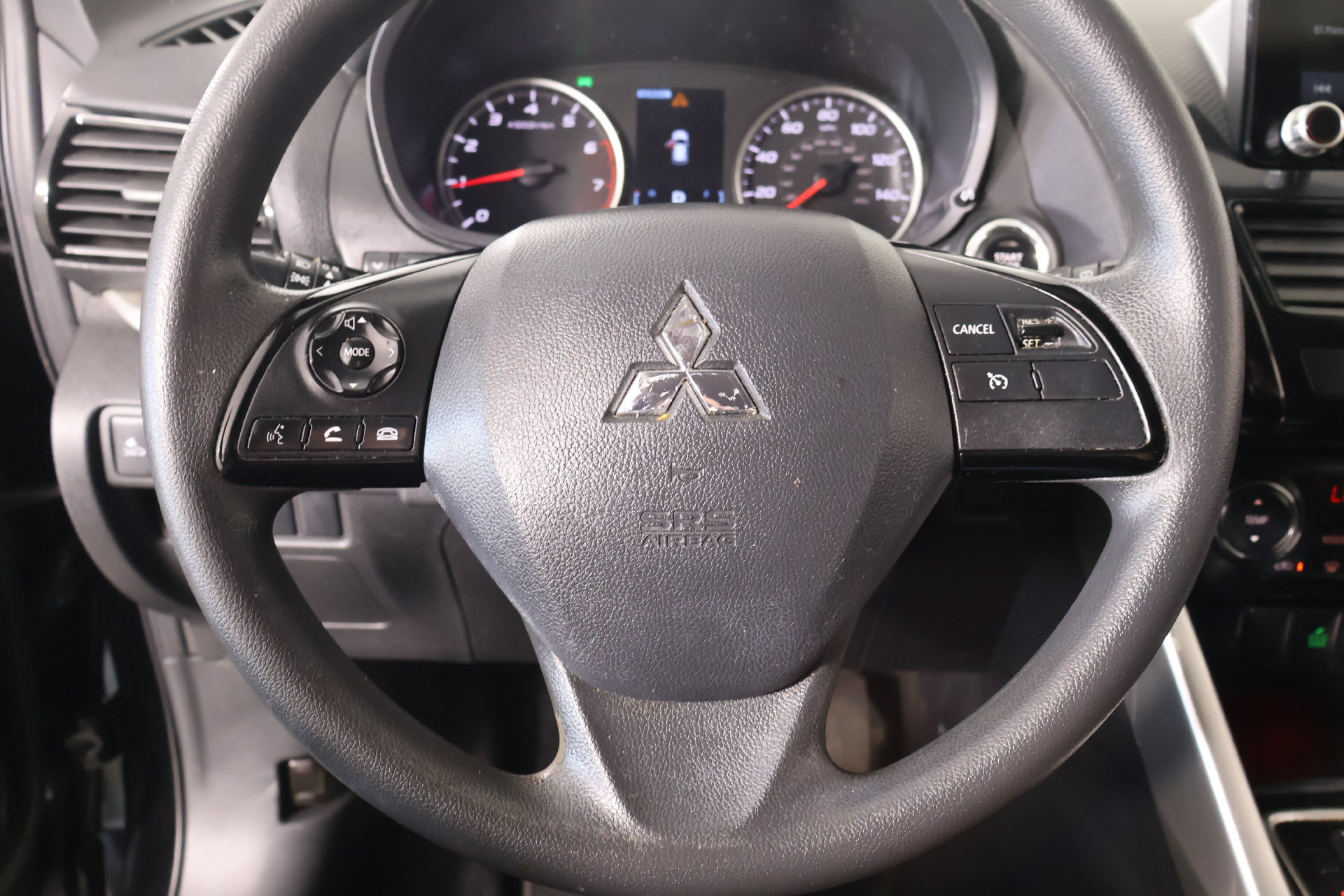 Used 2024 Mitsubishi Eclipse Cross LE AWD/4WD image 3
