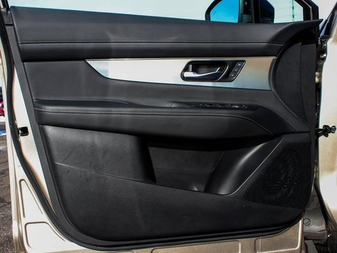 Used 2025 Nissan Murano SL w/ Cargo Package image 8