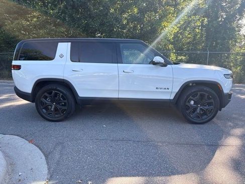 Used 2025 Rivian R1S Adventure Dual AWD/4WD image 4