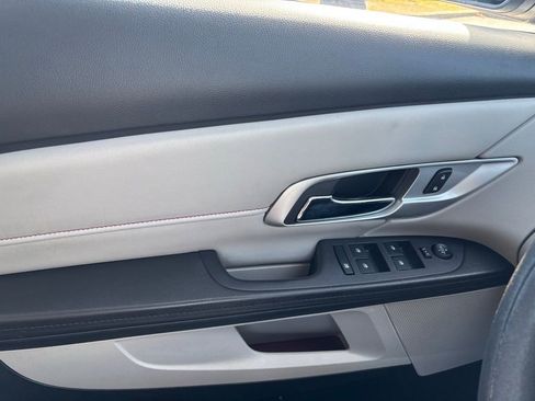 Used 2017 GMC Terrain SLE image 23