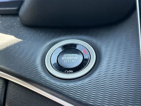 Used 2024 Jeep Grand Cherokee Laredo X AWD/4WD image 11