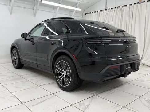 Certified 2025 Porsche Macan Electric RWD image 3