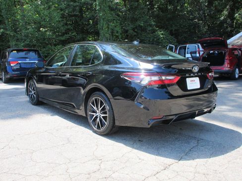 Used 2023 Toyota Camry SE FWD image 7