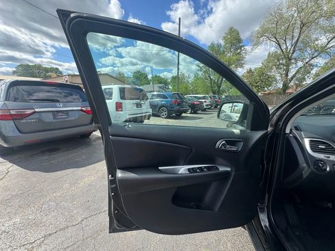 Used 2012 Dodge Journey SXT w/ Flexible Seating Group image 12