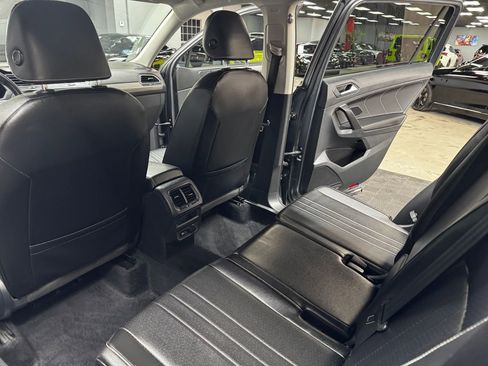Used 2022 Volkswagen Tiguan SE image 43