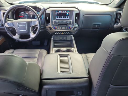 Used 2019 GMC Sierra 2500 Denali w/ Duramax Plus Package AWD/4WD image 15