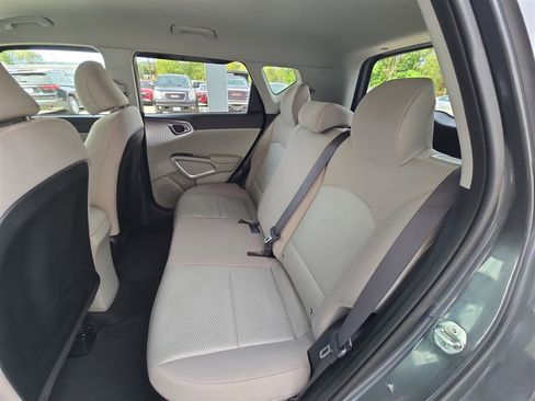 Used 2023 Kia Soul LX w/ LX Technology Package image 22