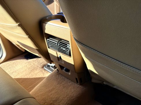 Used 2010 Ford Explorer XLT image 30