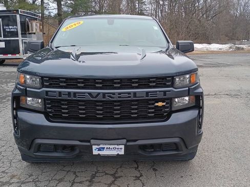 Used 2019 Chevrolet Silverado 1500 Custom w/ Custom Convenience Package image 2