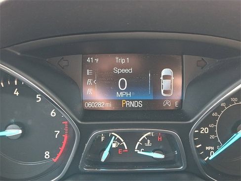 Certified 2018 Ford Escape SE w/ SE Sport Appearance Package image 17