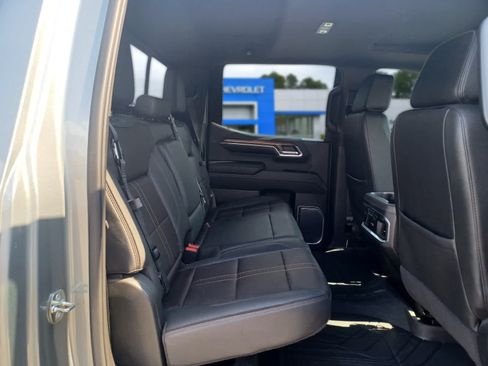 Used 2023 Chevrolet Silverado 1500 High Country w/ High Country Premium Package AWD/4WD image 23