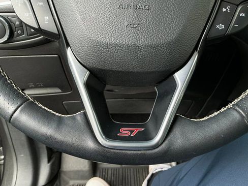 Used 2019 Ford Edge ST w/ Convenience Package image 19