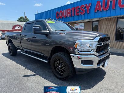 Used 2024 RAM 2500 Tradesman w/ Chrome Appearance Group