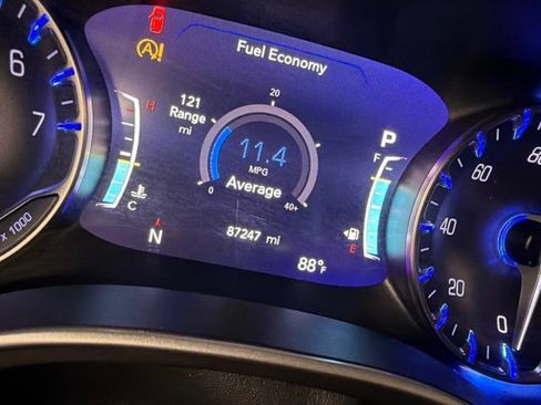 Used 2022 Chrysler Pacifica Touring-L FWD image 33