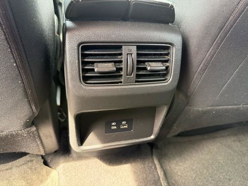 Used 2021 Nissan Rogue SV FWD image 13