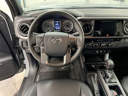Used 2019 Toyota Tacoma TRD Off-Road image 20