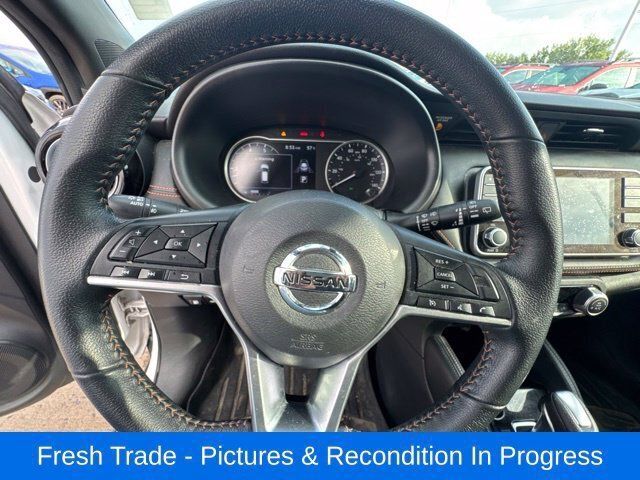 Used 2020 Nissan Kicks SR FWD image 11