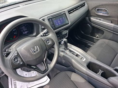 Used 2018 Honda HR-V EX image 4