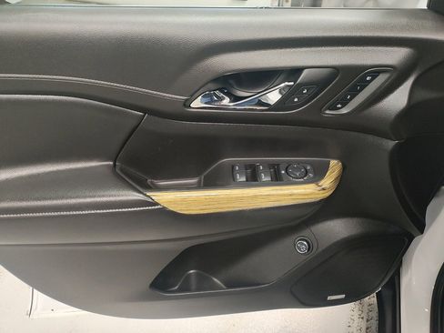 Used 2019 GMC Acadia Denali image 26