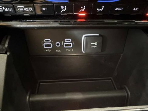 Used 2023 Jeep Grand Cherokee Laredo RWD image 25