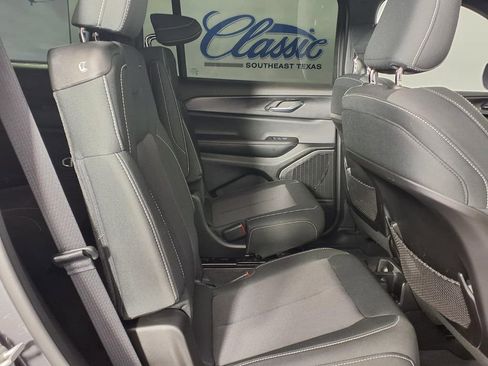 Used 2025 Jeep Grand Cherokee L Laredo w/ Trailer Tow Package image 11